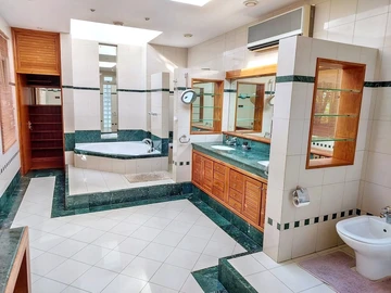 4 Bedroom Villa