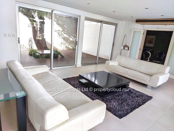 Stunning 4-Bedroom Villa with Pool in Albion, Mauritius!