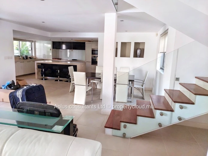 Stunning 4-Bedroom Villa with Pool in Albion, Mauritius!