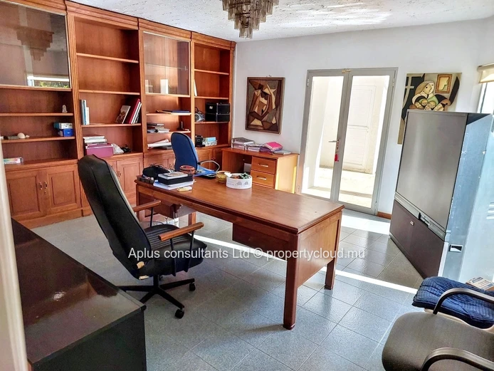 Stunning 4-Bedroom Villa with Pool in Albion, Mauritius!