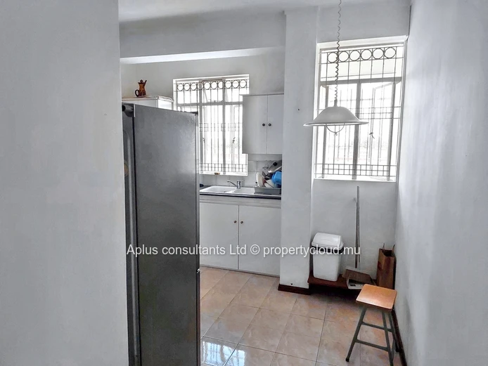 Espace Commercial à Vendre : Curepipe, Eau Coulée